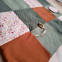 Charger l'image dans la galerie, COCCINELLES/FLEURS (VERT/CARAMEL)